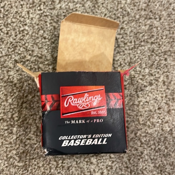 MATT BARNES SIGNED BASEBALL⚾️ - Picture 2 of 3